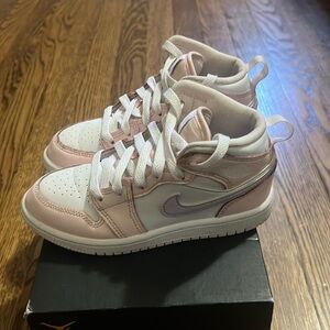 Air Jordan 1 mid pre school